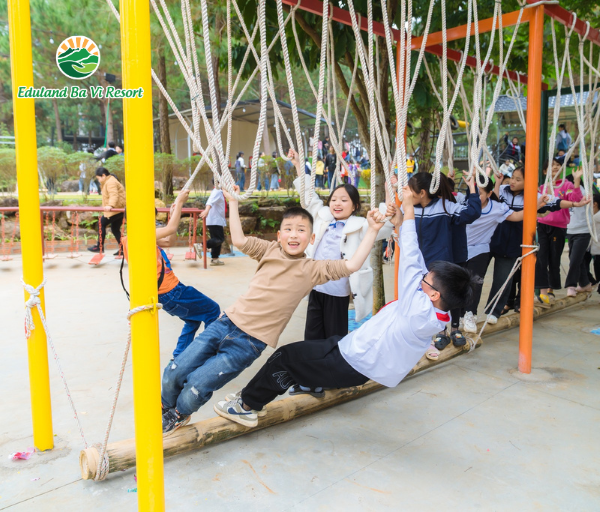 Học sinh vui vẻ tham gia hoạt động ngoại khóa tại Eduland Ba Vì