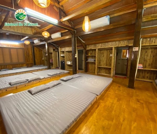 Nhà sàn rộng đủ chỗ cho nhiều người nằm